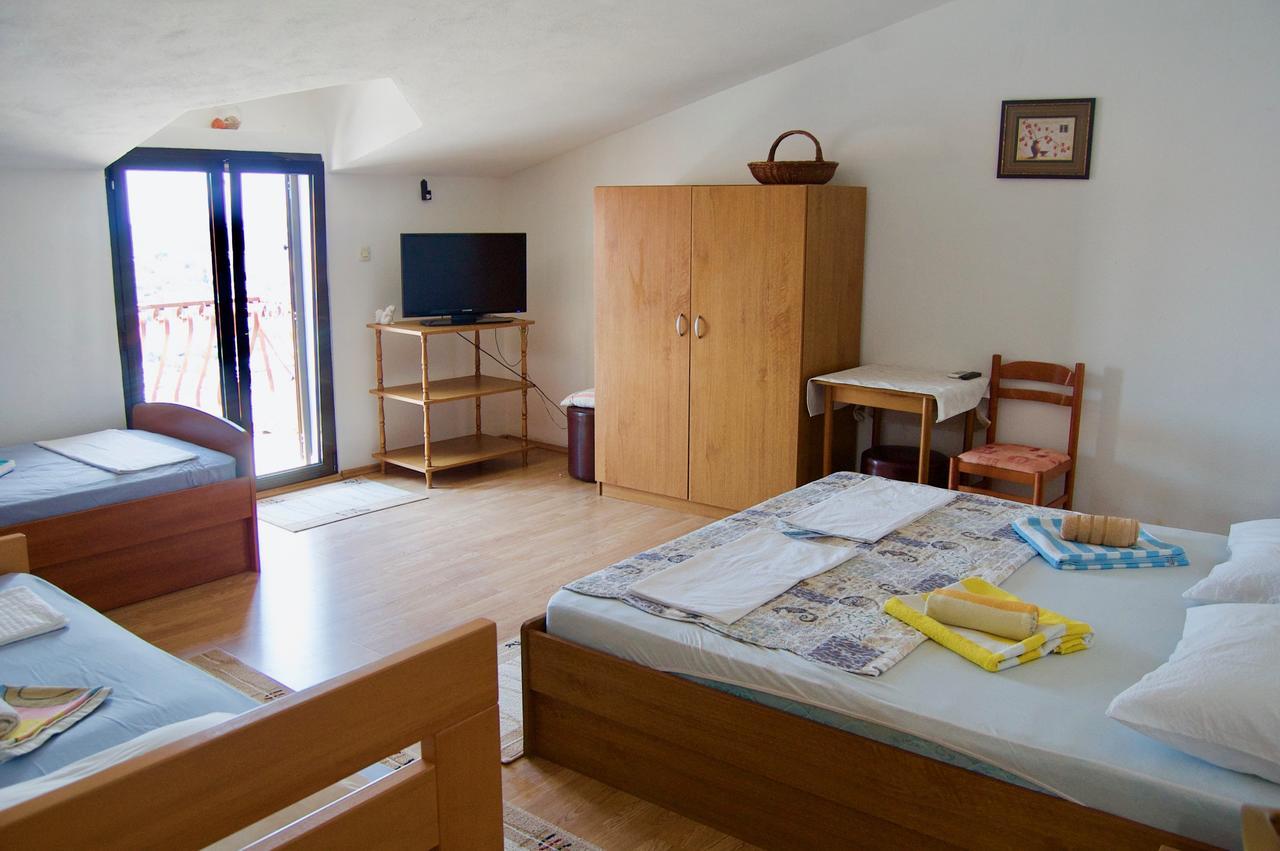 Apartments Petricevic Хвар Екстериор снимка